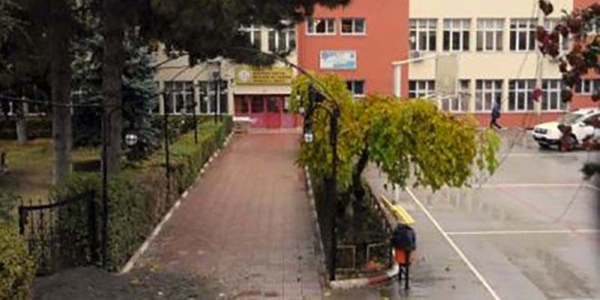 Okul müdürü, taciz iddiasıyla açığa alındı