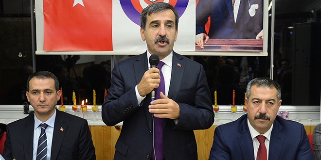 'Kravatlı PKK'lıları niye görmemezlikten geliyorsunuz?'