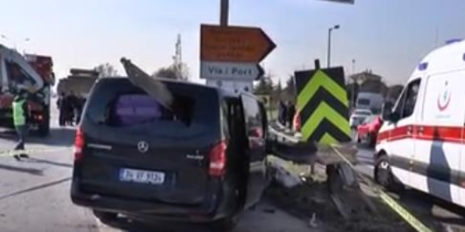 Bariyerlere ok gibi saplandı: 1 ölü 5 yaralı