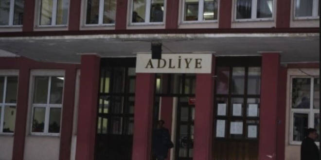 Bolu'da gözaltına alınan 2 öğretmen tutuklandı