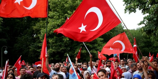 Avrupa'daki Türkler teröre karşı meydanlarda olacak