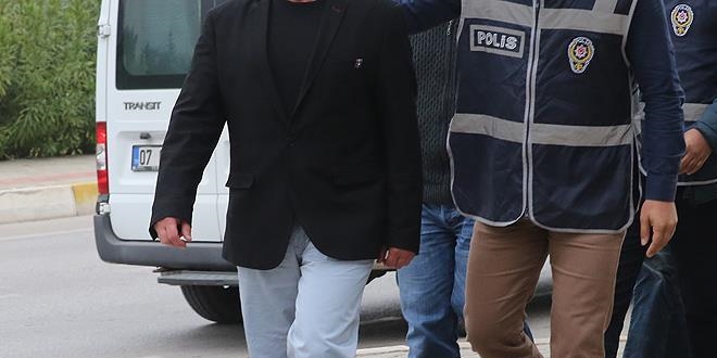 Burdur'da FET operasyonu: 1'i muhtar iki kii tutukland