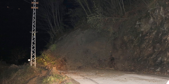 Kastamonu'da 13 kye ulam salayan yol kapand