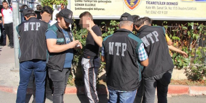 Narkotim ekipleri, 13 ilçede okul önlerinde denetim yaptı