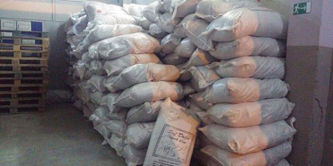 Van'da 14 ton kaçak çay ele geçirildi