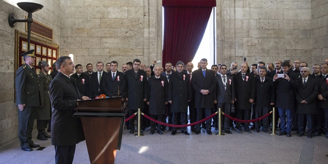 81 ilden gelen öğretmenlerle Anıtkabir ziyareti