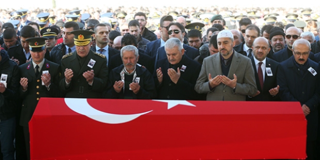 Şehit Üsteğmen son yolculuğuna uğurlandı