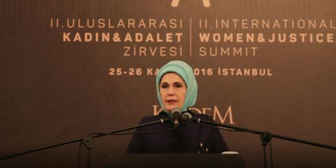 Emine Erdoğan: Kızlarımızın yeri yalnızca ve yalnızca okuldur