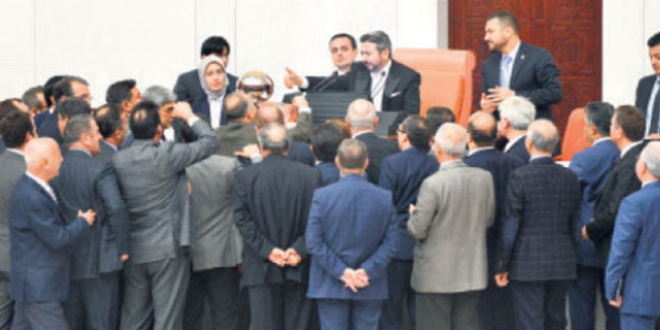 Kongre sürecine referandum ayarı