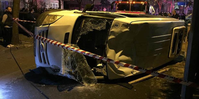 stanbul'da trafik kazalar: 1 l, 6 yaral