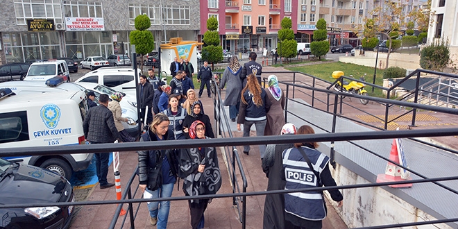 Balıkesir'de gözaltına alınan 12 kişi serbest bırakıldı