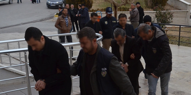 Karaman'da cezaevi 1. mdr ile adliye alan tutukland