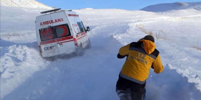 Kar nedeniyle mahsur kalan hasta kurtarld