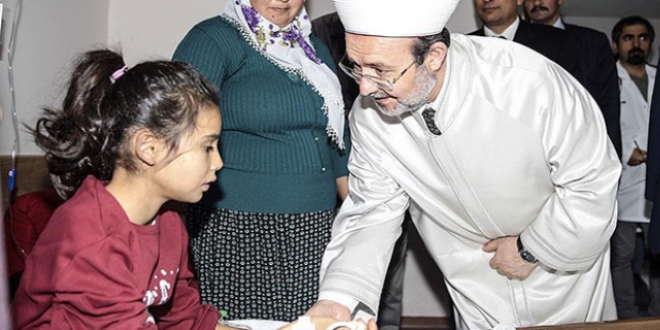 Görmez, yangında yaralananları ziyaret etti