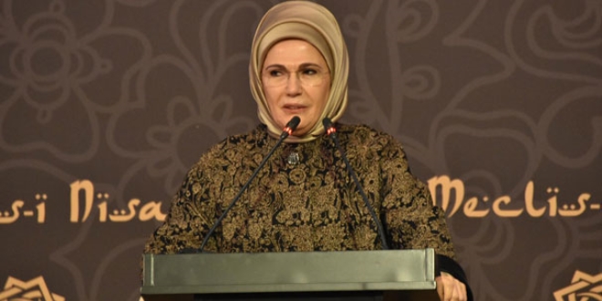 Emine Erdoan: Kz ocuklarnn eitimi, sorun olmaktan kmaldr