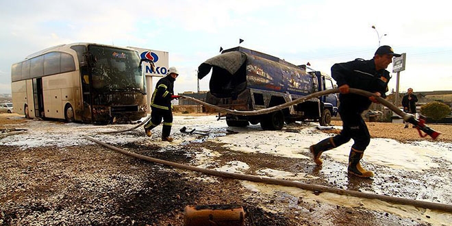 Gaziantep'te yakıt tankeri patladı: 2 yaralı
