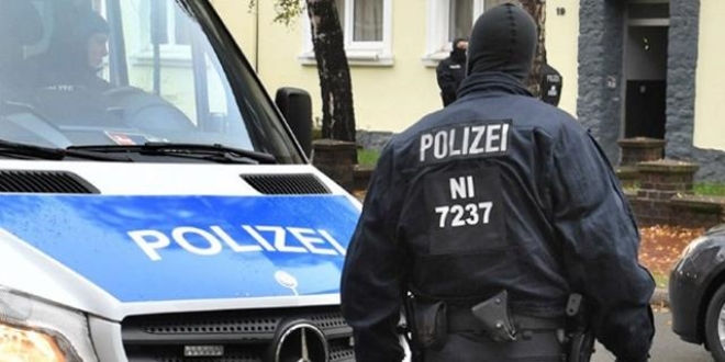 Almanya'da yakalanan terrist krmz listede