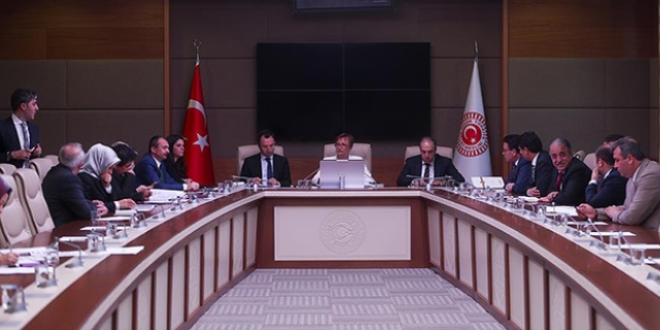 'Erleri 15 Temmuz gecesi yataktan kaldırıp cama dizmişler'