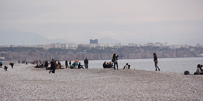 Antalya'da aralk aynda deniz keyfi