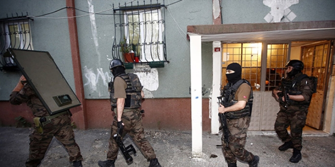 PKK'ya yönelik operasyonda 12 şüpheli gözaltına alındı
