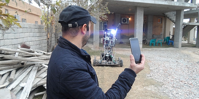 Silopili genç tarla güvenliği için robot yaptı