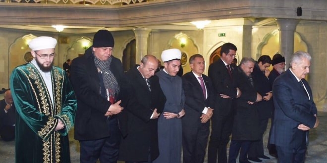 Başbakan Yıldırım namaz kıldırdı