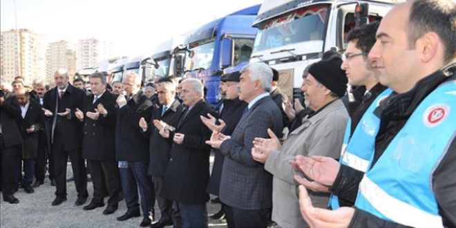 Halep'e giden yardım tırları dualarla uğurlandı