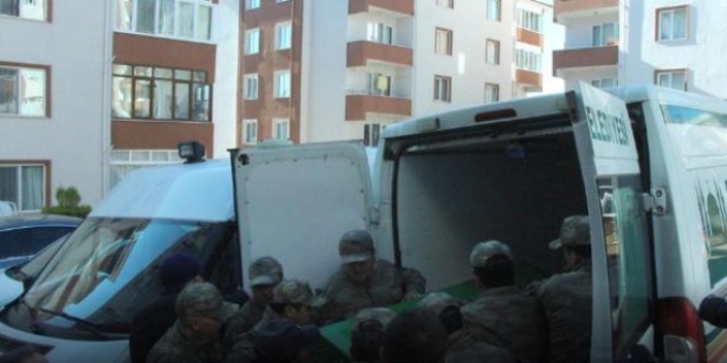 Astsubay beylik tabancasıyla intihar etti