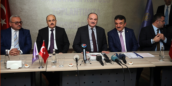 'Bu millet arken, evelallah bu ülkenin sırtı yere gelmez'