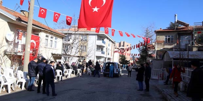 5 aylk polis memurunun Isparta'daki babaevinde yas var