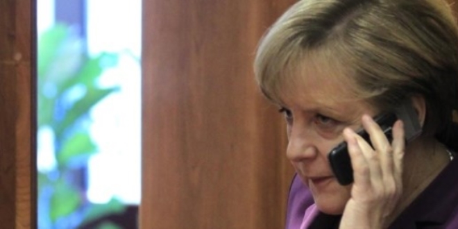 Merkel, Erdoan' arayarak taziyelerini iletti