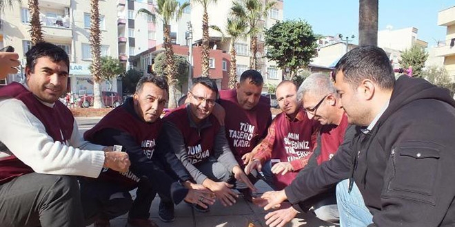 Mersin'de taşeron işçiler 'dolar' yaktı