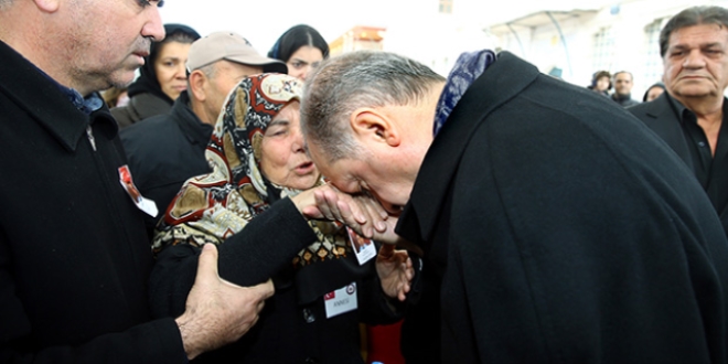 Erdoğan, şehit yakınlarına başsağlığı diledi