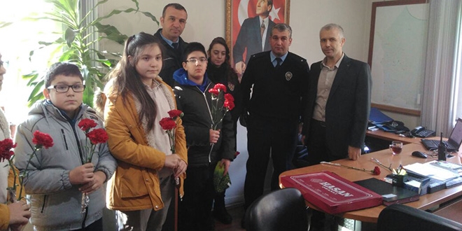 Ankara'da ilkokul rencileri baz karakollar ziyaret etti