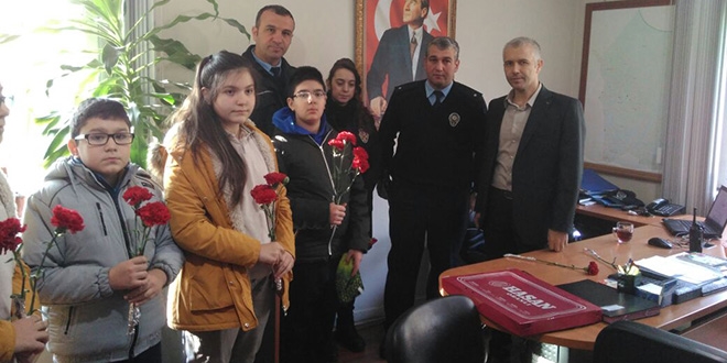 Ankara'da ilkokul öğrencileri bazı karakolları ziyaret etti
