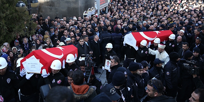 Şehitler Börklüoğlu ve İke son yolculuğuna uğurlandı