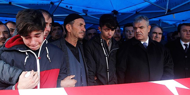 Terör saldırısının sivil şehitleri toprağa verildi