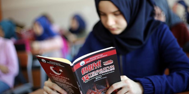 İmam Hatip öğrencilerinin '15 Temmuz' çalışmaları kitaplaştırıldı