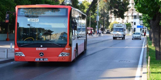 zmir'de kadnlar istedikleri yerde otobsten inebilecek