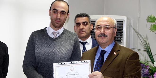 Bingl'de Trke renen Suriyeliler sertifika ald