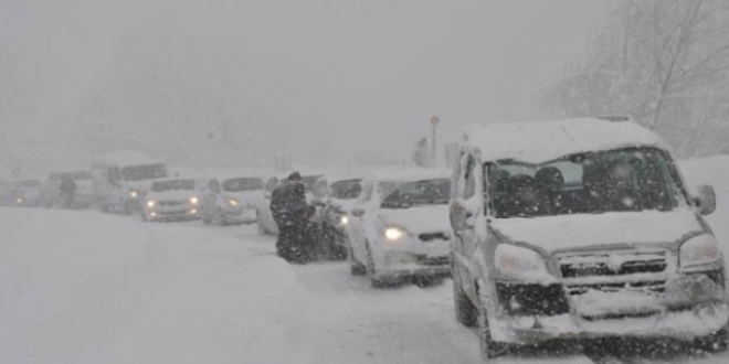 Sivas-Malatya karayolu tipi nedeniyle trafie kapatld