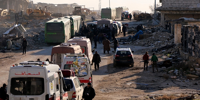 Halep'ten tahliye edilen kişi sayısı 6 bine ulaştı