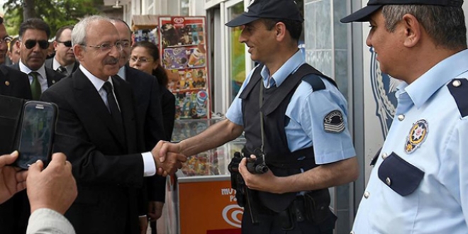 CHP'den polise 'yanınızdayız' mesajı