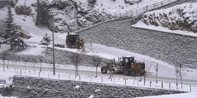 7 ilde, 1055 köy yolu ulaşıma kapandı