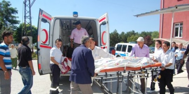 Kütahya'da trafik kazası: 3'ü çocuk 10 kişi yaralandı