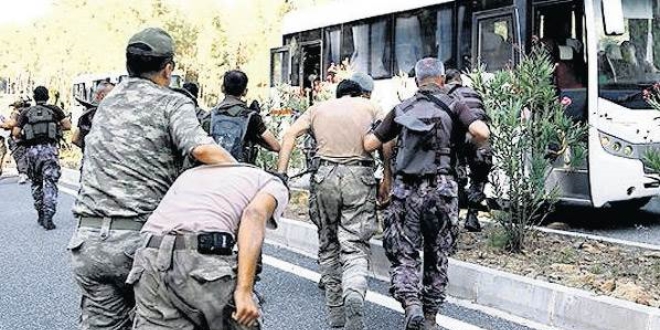 TSK'nın FETÖ yapılanmasından 439 asker aranıyor