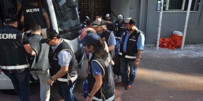 Muş'ta FETÖ'nün adliye ve cezaevi yapılanmasında 12 tutuklama