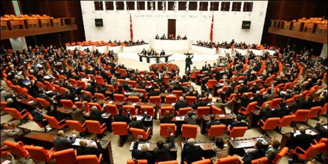 'Yeni Anayasa' teklifi bugün de görüşülecek