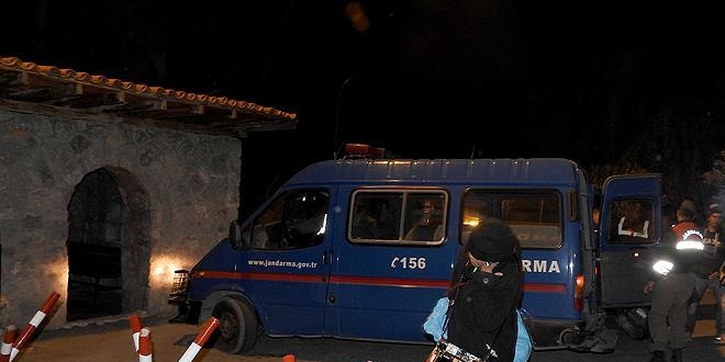 Kırklareli'nde 83 kaçak ve sığınmacı yakalandı