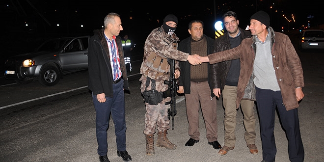 Mardin'de nöbet tutan polislere çorba ikramı